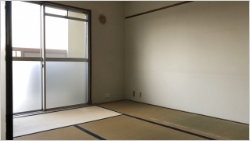 お部屋の片付けも行います。